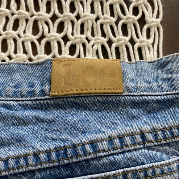 Vintage Lee high rise cut off mom jean shorts - Picture 5 of 6